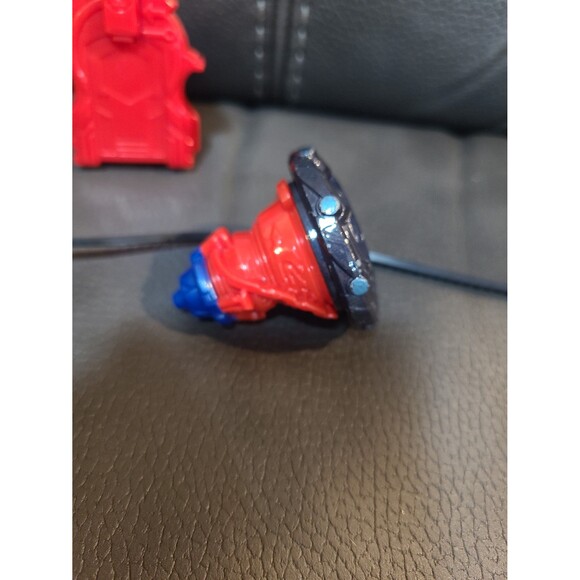 Beyblade XTS X-05 Tornado Destroyer Hasbro Tornado Battlers with Launcher - Picture 3 of 5